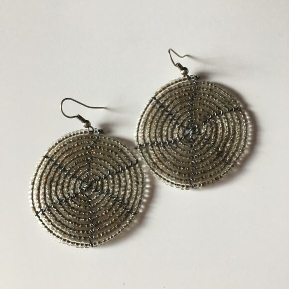 Gray seed bead woven circle fish hook earrings - Picture 2 of 6